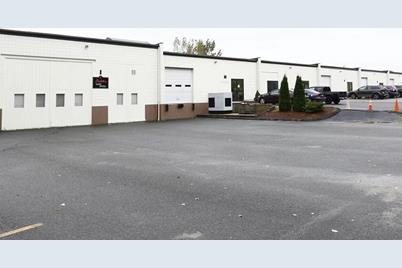 93 West St, Medfield, MA 02052 - Photo 1