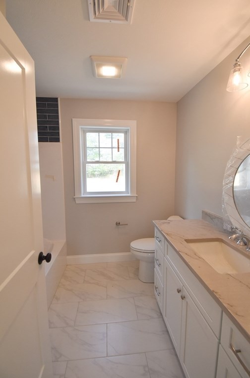 94 Herring Pond Rd, Plymouth MA 02360-1954 exterior