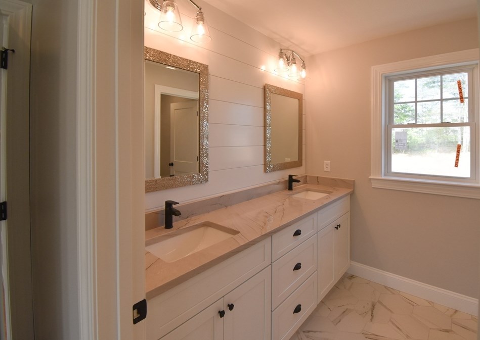 94 Herring Pond Rd, Plymouth MA 02360-1954 exterior