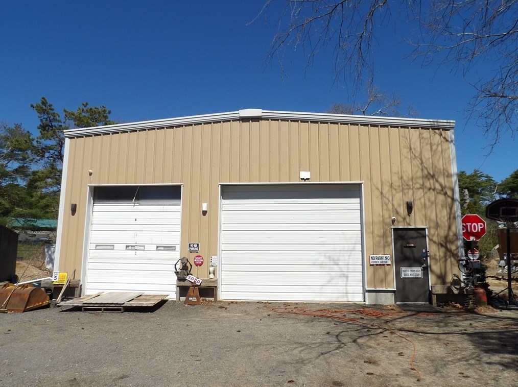 2620 Cranberry Hwy, Wareham MA 02571-1005 exterior