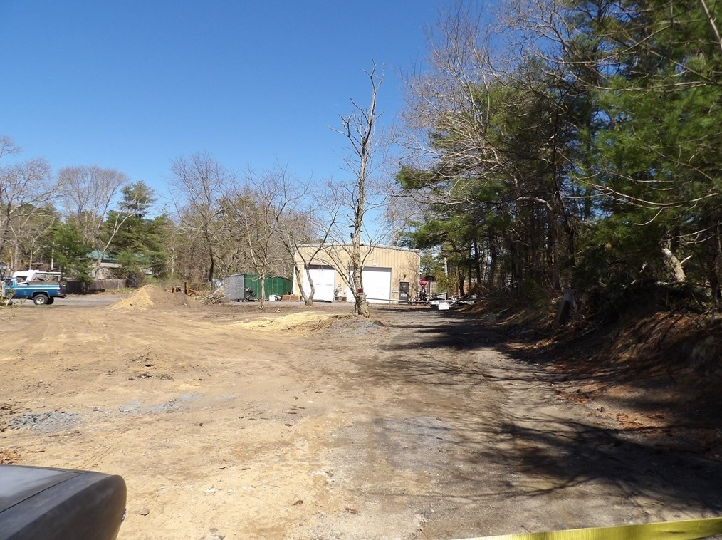 2620 Cranberry Hwy, Wareham MA 02571-1005 exterior