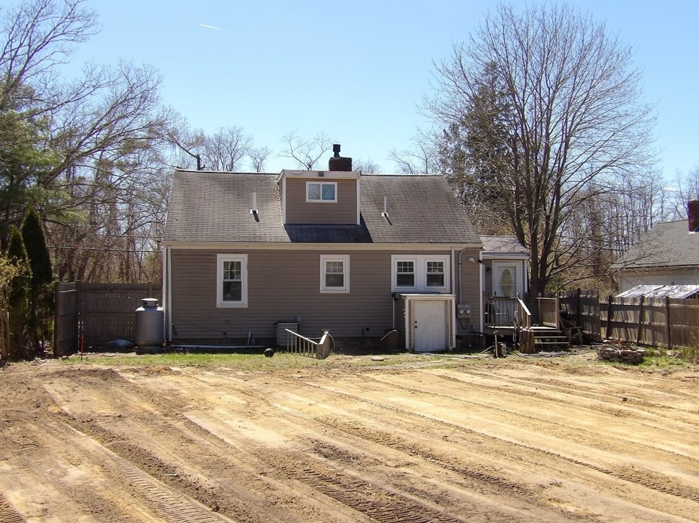 2620 Cranberry Hwy, Wareham MA 02571-1005 exterior