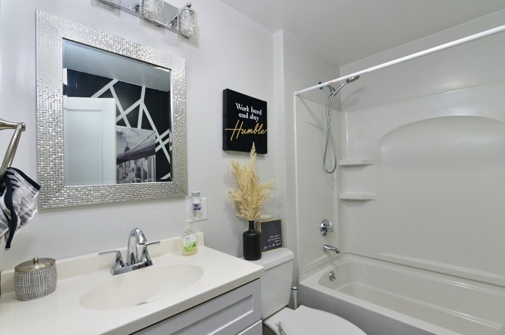 185 Main St, Raynham MA  02767-1446 exterior