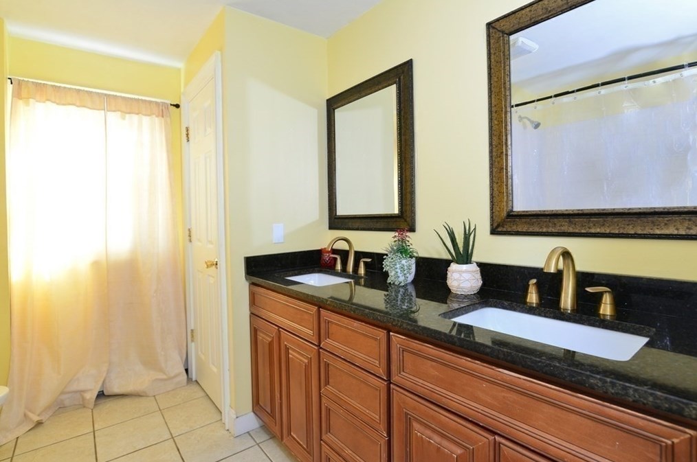 185 Main St, Raynham MA  02767-1446 exterior