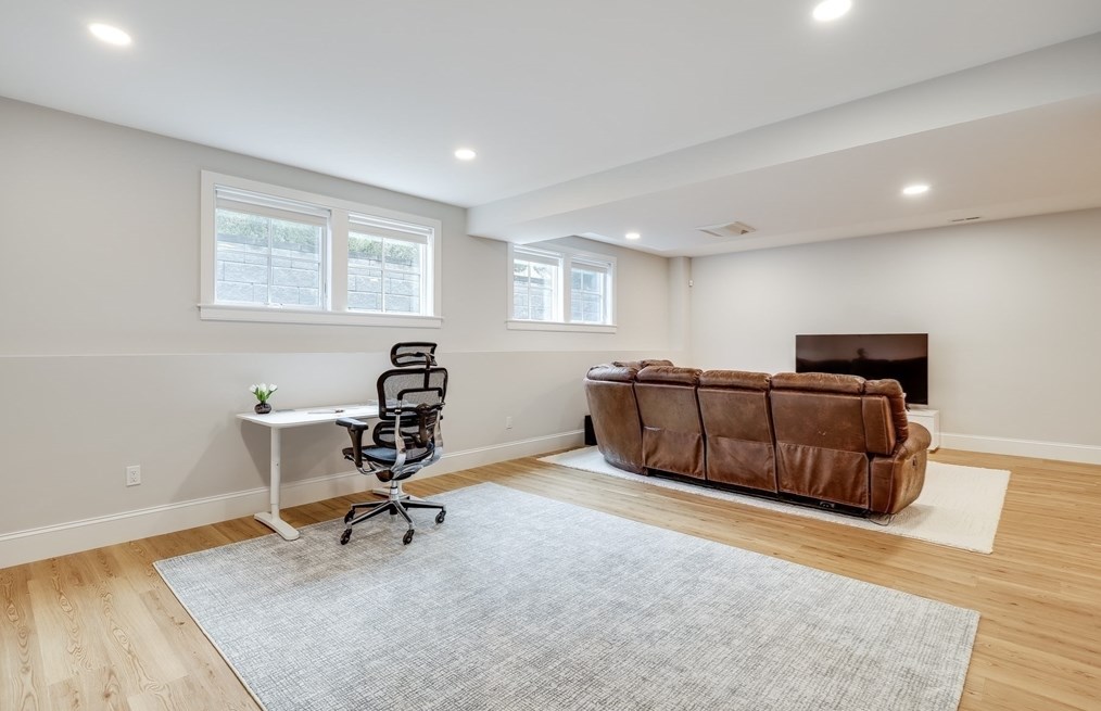 93 Rock Harbor Rd, Orleans MA  02653-2323 exterior