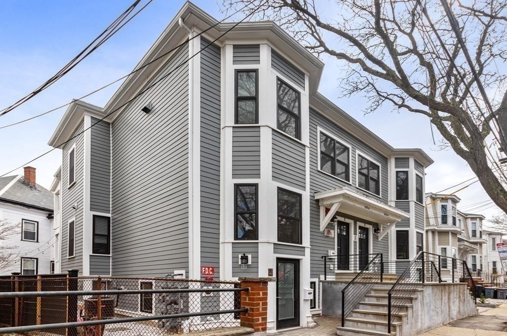 386 Windsor St, Cambridge MA  02141-1342 exterior