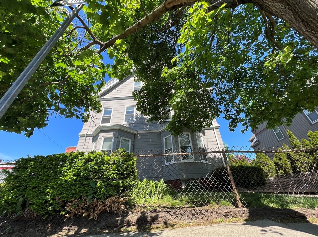 57 Blake St, Cambridge MA  02140-1301 exterior