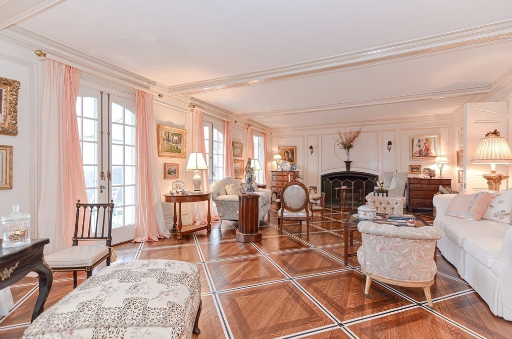 33 Way Rd, Gloucester MA 01930-4315 exterior