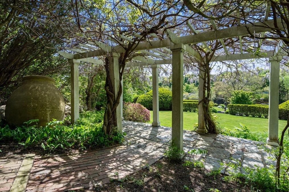 33 Way Rd, Gloucester MA 01930-4315 exterior