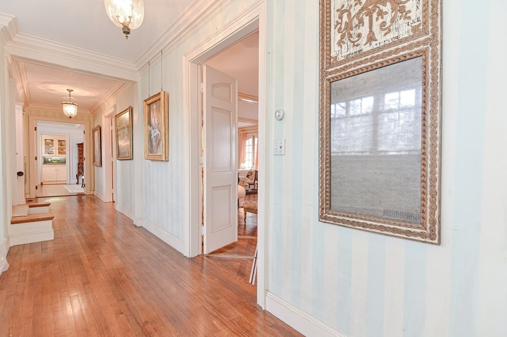 33 Way Rd, Gloucester MA 01930-4315 exterior