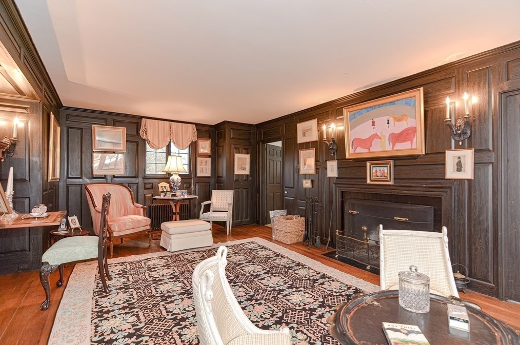 33 Way Rd, Gloucester MA 01930-4315 exterior