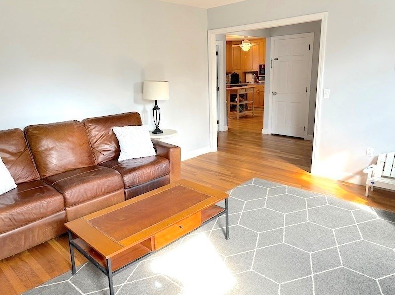 65 Brooks Pl, West Bridgewater MA  02379-1113 exterior