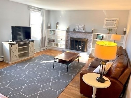 65 Brooks Pl, West Bridgewater MA  02379-1113 exterior