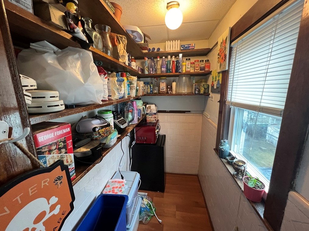 18 Silvey Pl, Somerville MA  02143-2444 exterior