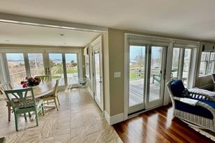 16 Meadow Shores Rd, Dartmouth MA  02748-1431 exterior