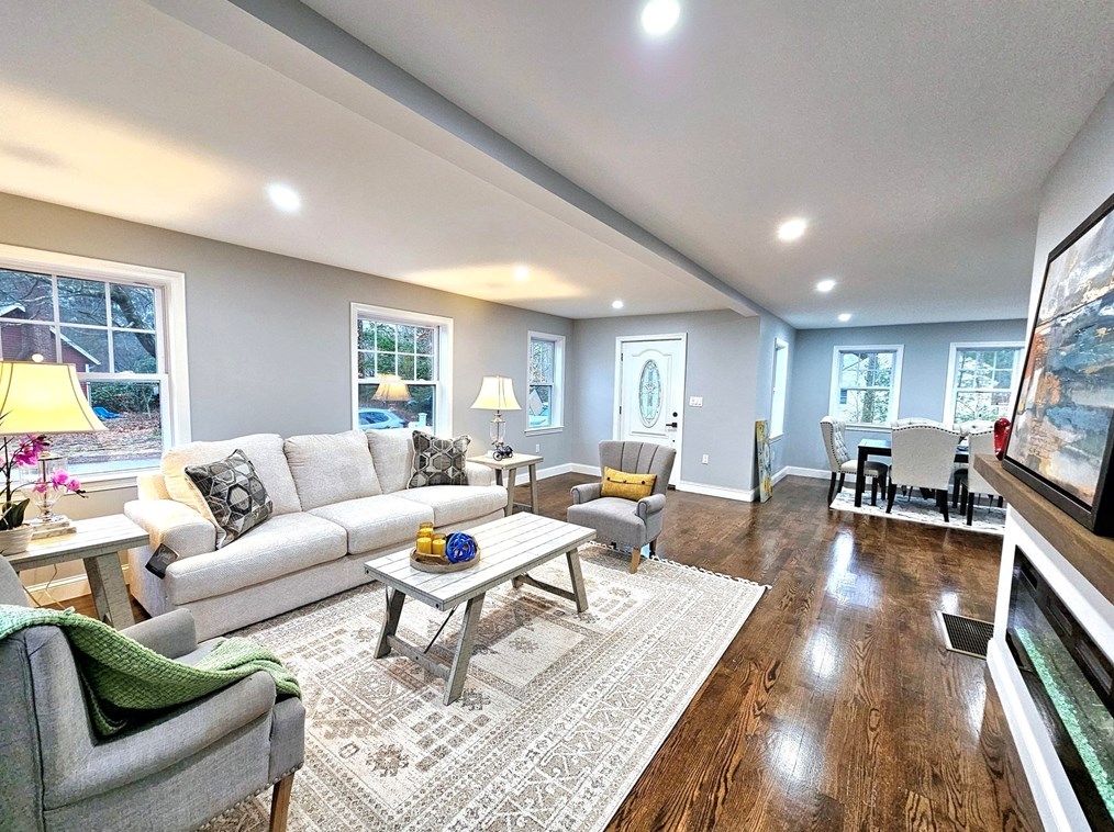 43 Duncan Dr, Hingham MA  02061-2043 exterior