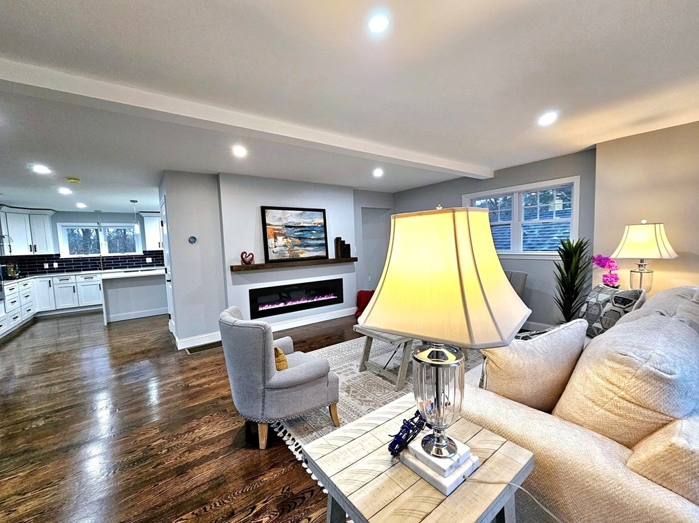 43 Duncan Dr, Hingham MA  02061-2043 exterior