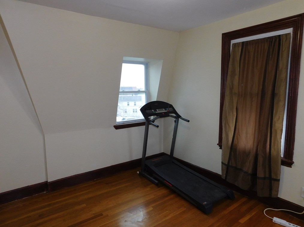 86 Hollingsworth St, Lynn MA  01902-3855 exterior