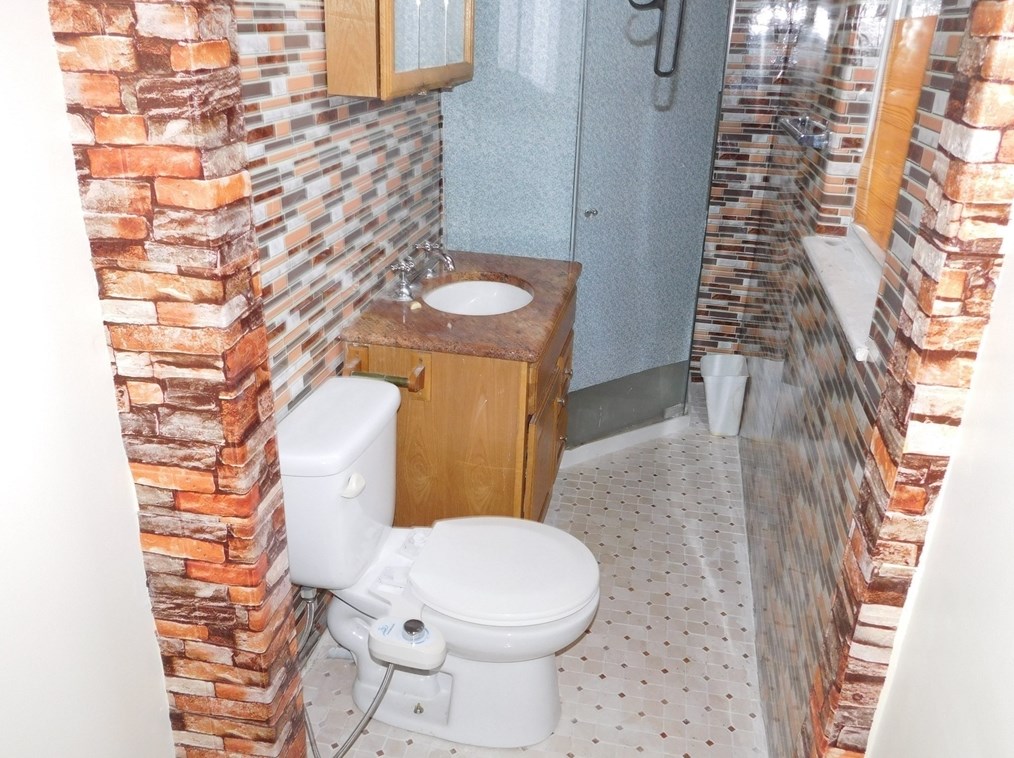 86 Hollingsworth St, Lynn MA  01902-3855 exterior