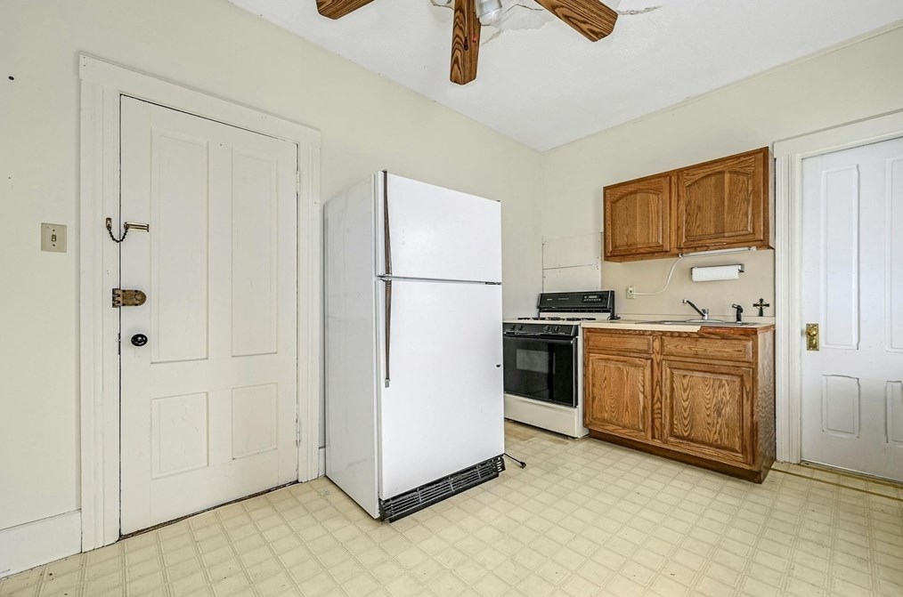 185 Vernon St, Worcester MA 01607-1190 exterior