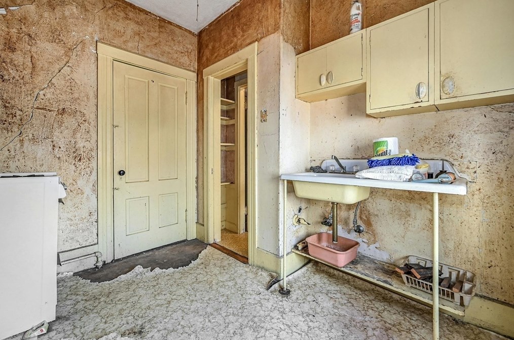 185 Vernon St, Worcester MA 01607-1190 exterior