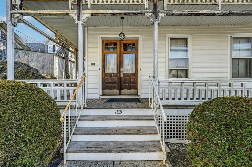 185 Vernon St, Worcester MA 01607-1190 exterior