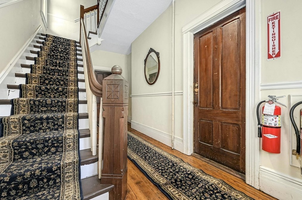 185 Vernon St, Worcester MA 01607-1190 exterior