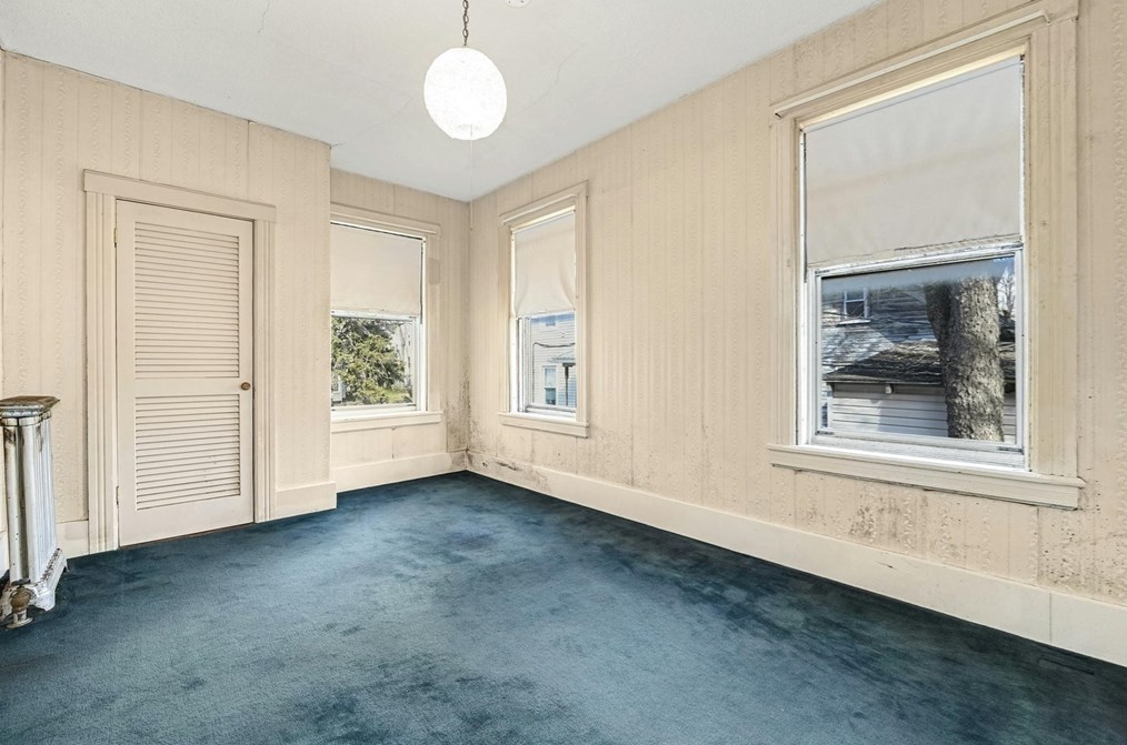 185 Vernon St, Worcester MA 01607-1190 exterior