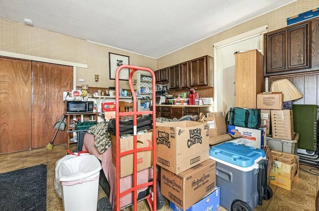 185 Vernon St, Worcester MA 01607-1190 exterior