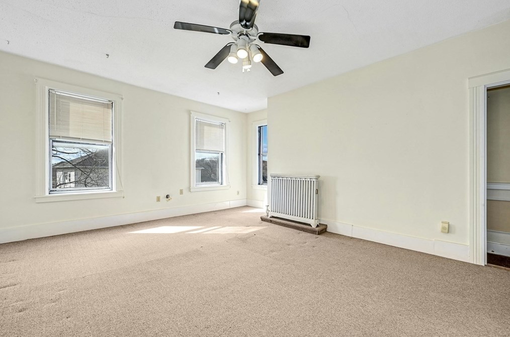 185 Vernon St, Worcester MA 01607-1190 exterior