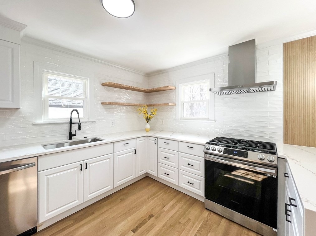 24 Norrback Ave, Worcester MA  01606-1086 exterior