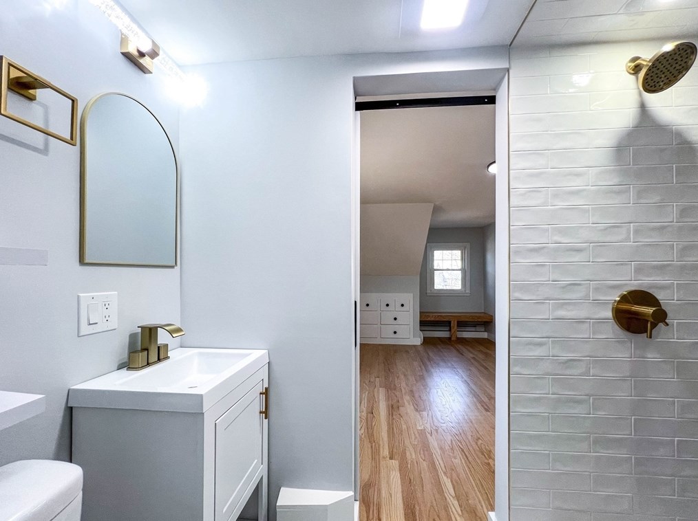 24 Norrback Ave, Worcester MA  01606-1086 exterior