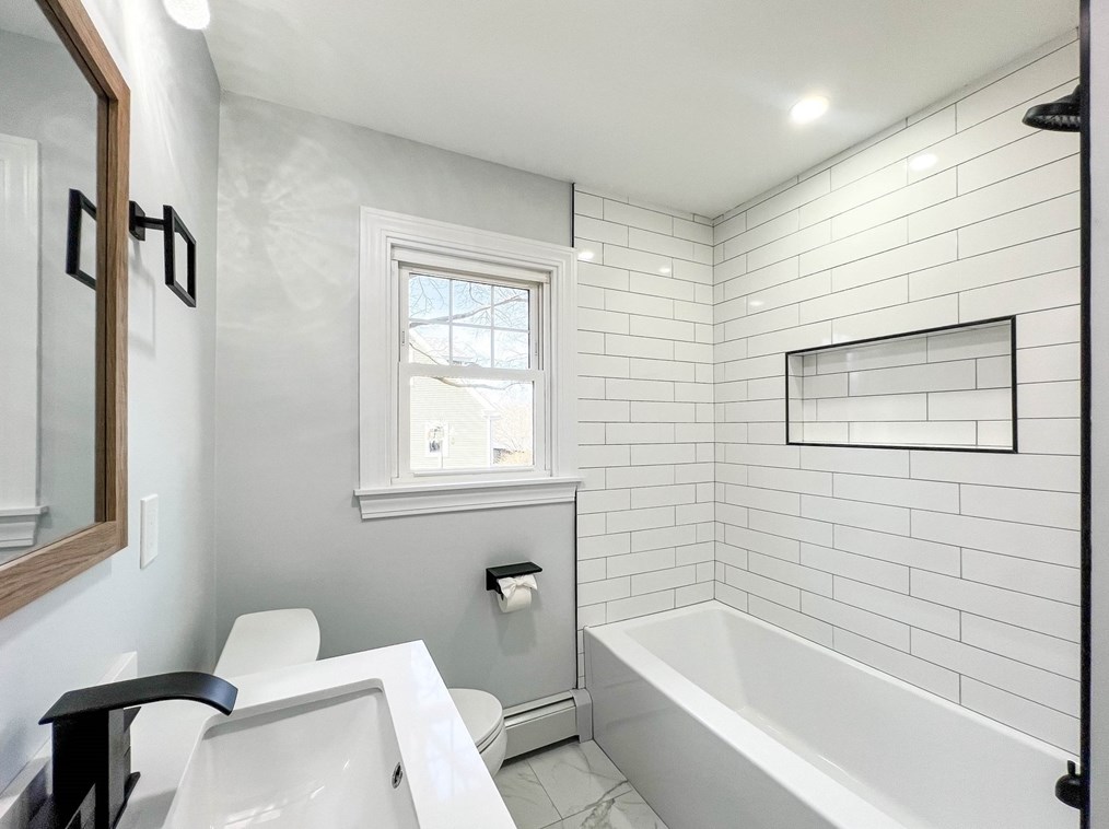 24 Norrback Ave, Worcester MA  01606-1086 exterior