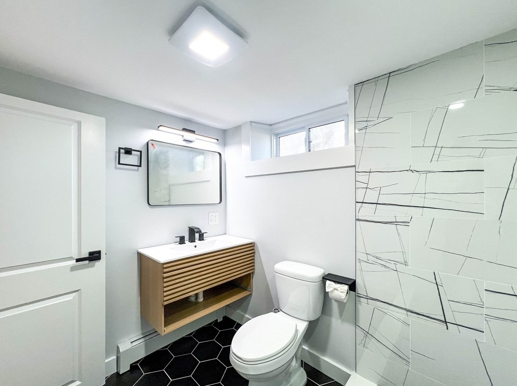 24 Norrback Ave, Worcester MA  01606-1086 exterior