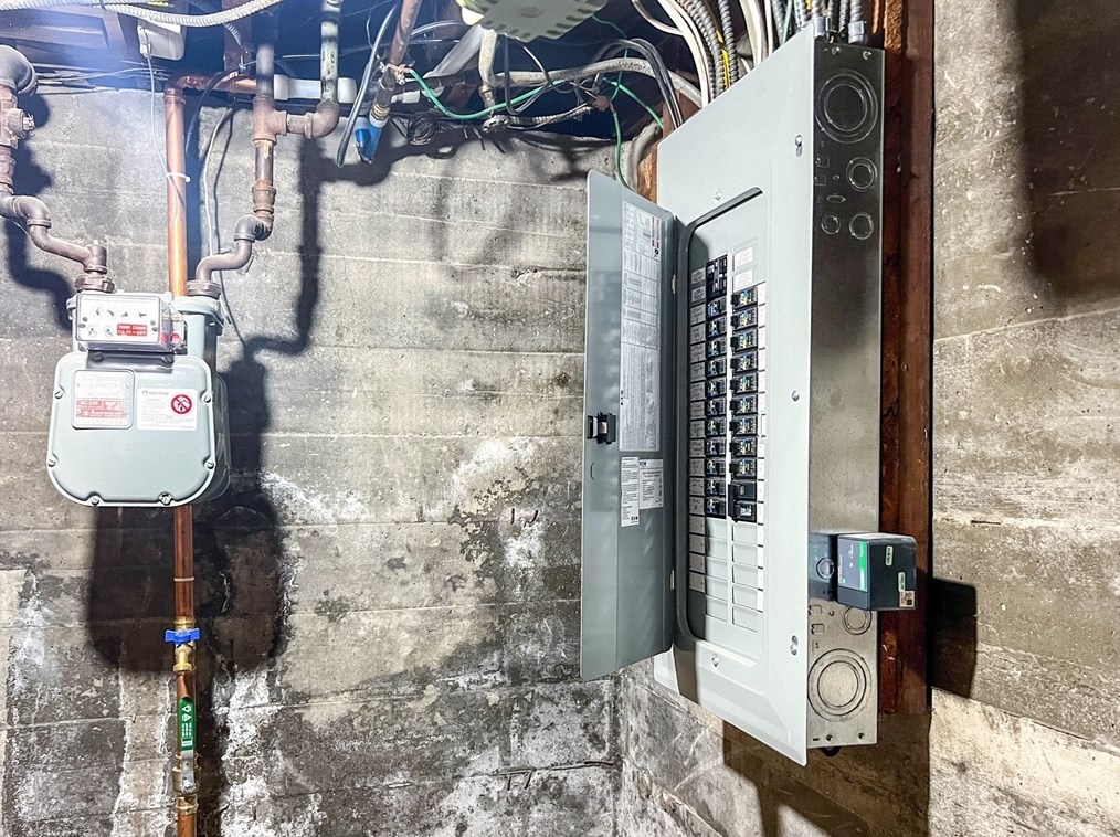 24 Norrback Ave, Worcester MA  01606-1086 exterior