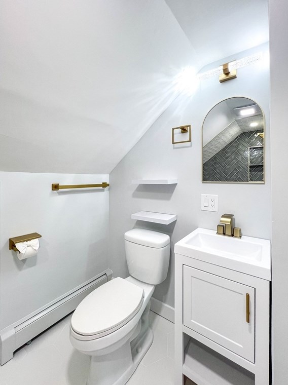 24 Norrback Ave, Worcester MA  01606-1086 exterior