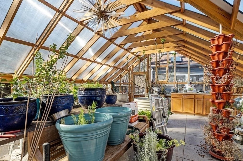 4 Pinecrest Rd, Hingham MA 02043-3027 exterior