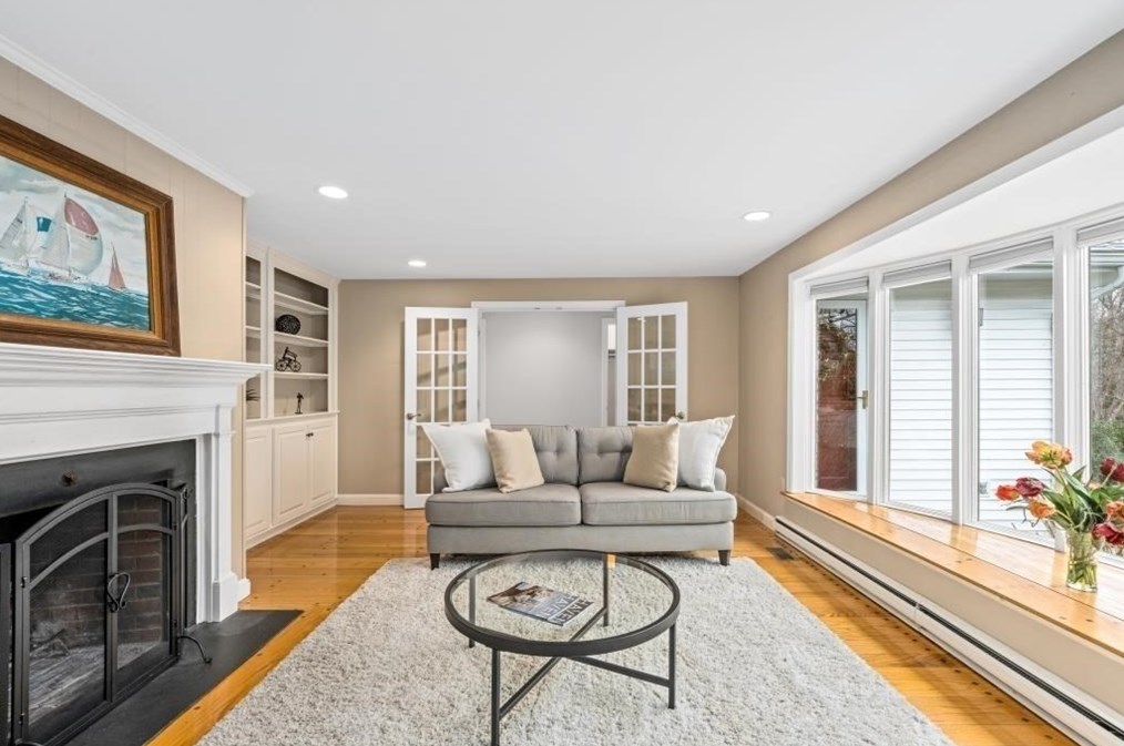 49 Flagg Rd, Southborough MA 01772-1419 exterior