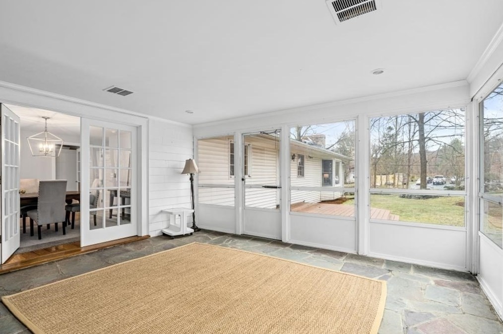 49 Flagg Rd, Southborough MA 01772-1419 exterior