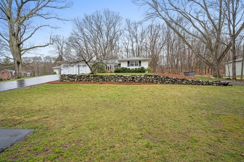 49 Flagg Rd, Southborough MA 01772-1419 exterior