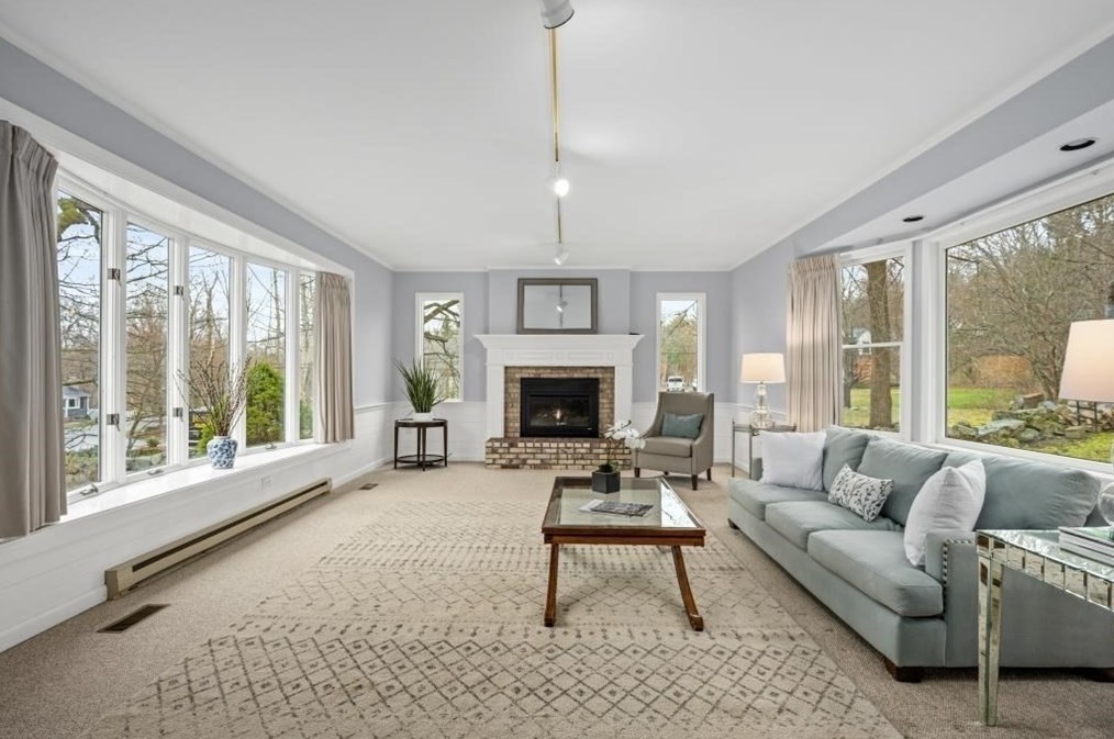 49 Flagg Rd, Southborough MA 01772-1419 exterior