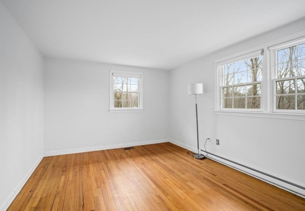 49 Flagg Rd, Southborough MA 01772-1419 exterior