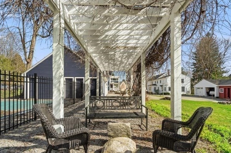 63 Highland St, Holden MA 01520-2526 exterior