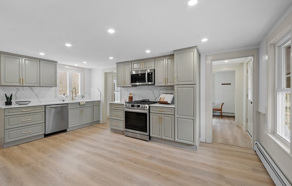 453 Main St, Northborough MA 01532-1671 exterior