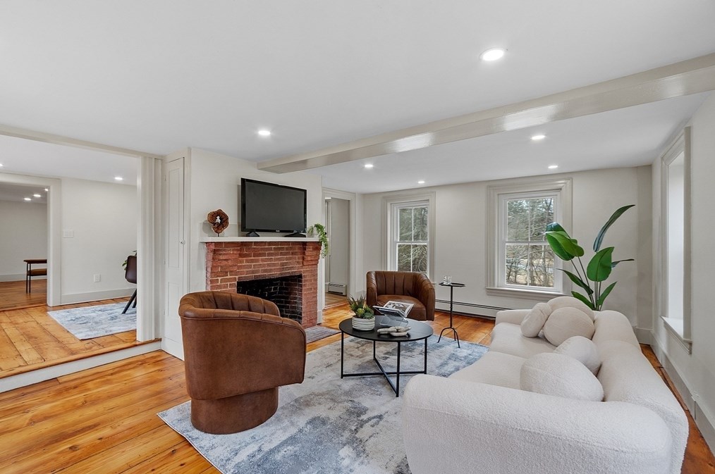 453 Main St, Northborough MA 01532-1671 exterior