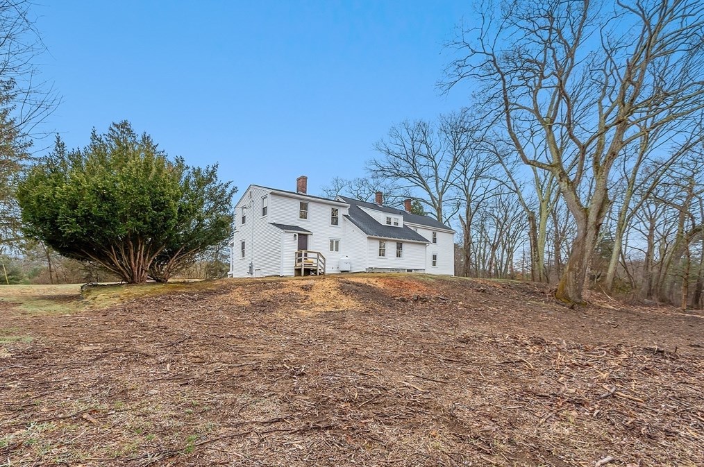 453 Main St, Northborough MA 01532-1671 exterior