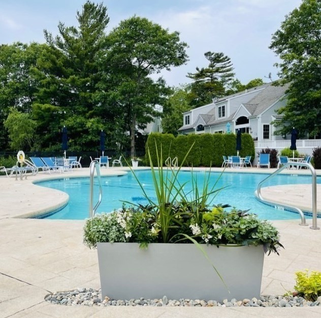12 Berrywood Ct, Bourne MA  02532-8332 exterior