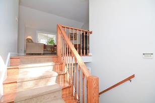 154 Danforth St - Photo 3