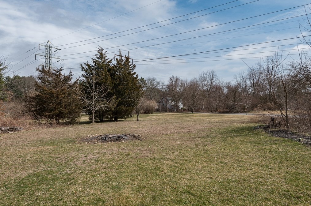 85 Christinas Path, Raynham MA  02767-1594 exterior