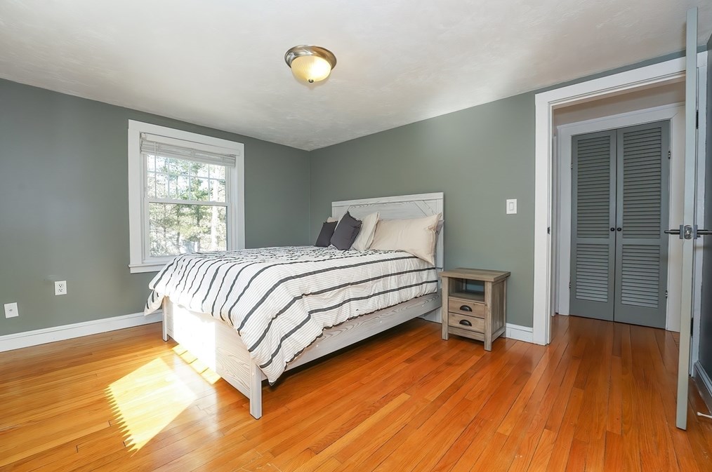 30 Pleasant St, Foxborough MA  02035-2925 exterior